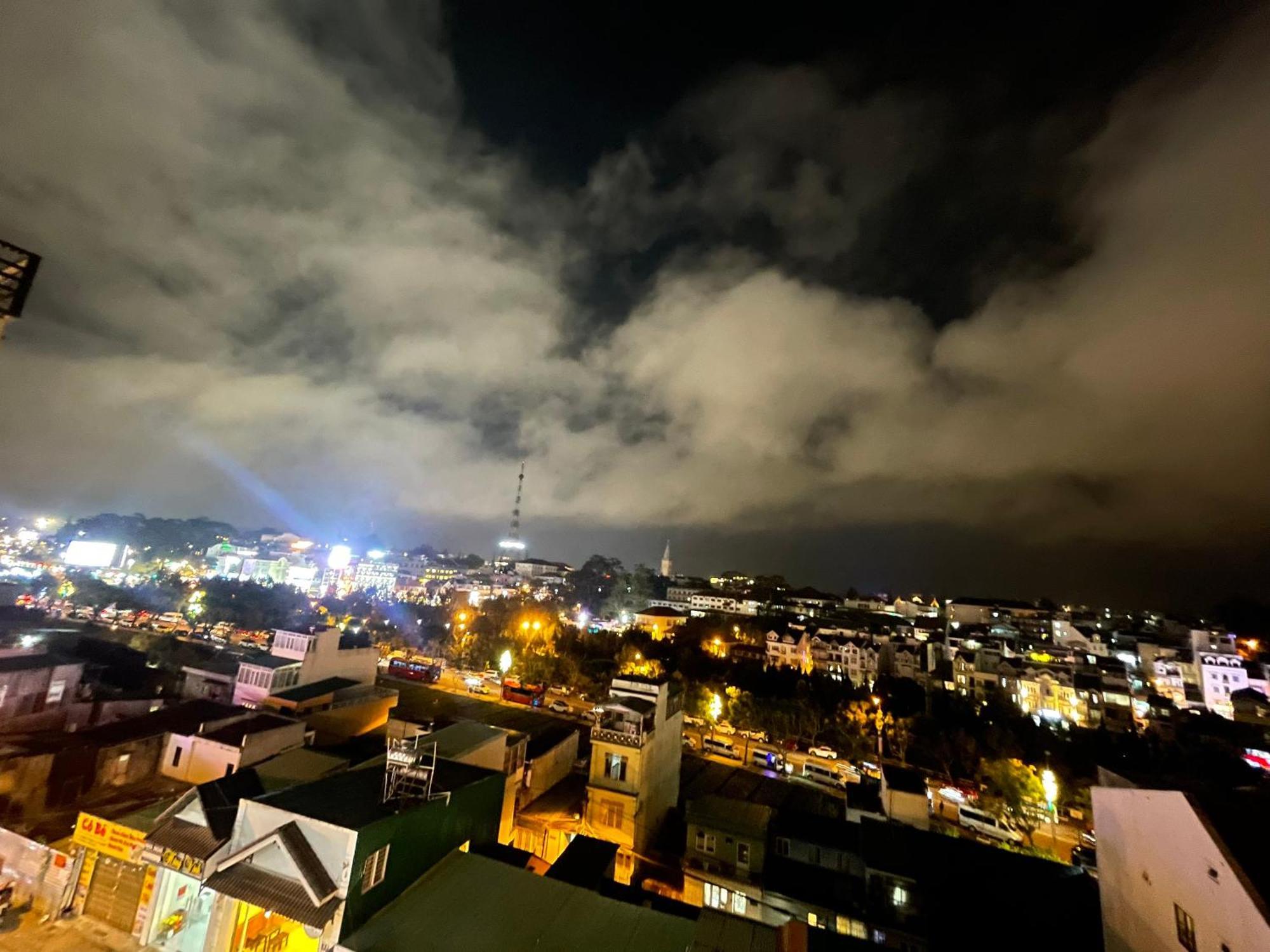 Отель Q-Center Dalat Экстерьер фото